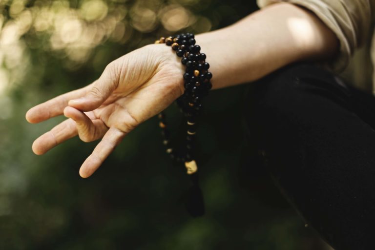 Mudra et mala